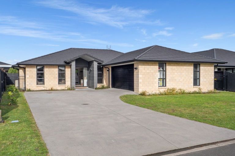 Photo of property in 59 Kahuparere Crescent, Pyes Pa, Tauranga, 3112