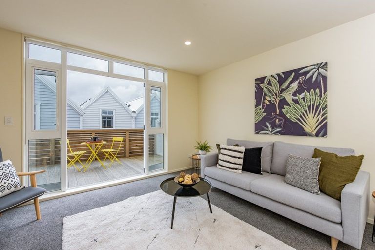 Photo of property in Pirie Street Townhouses, 28/35 Pirie Street, Mount Victoria, Wellington, 6011
