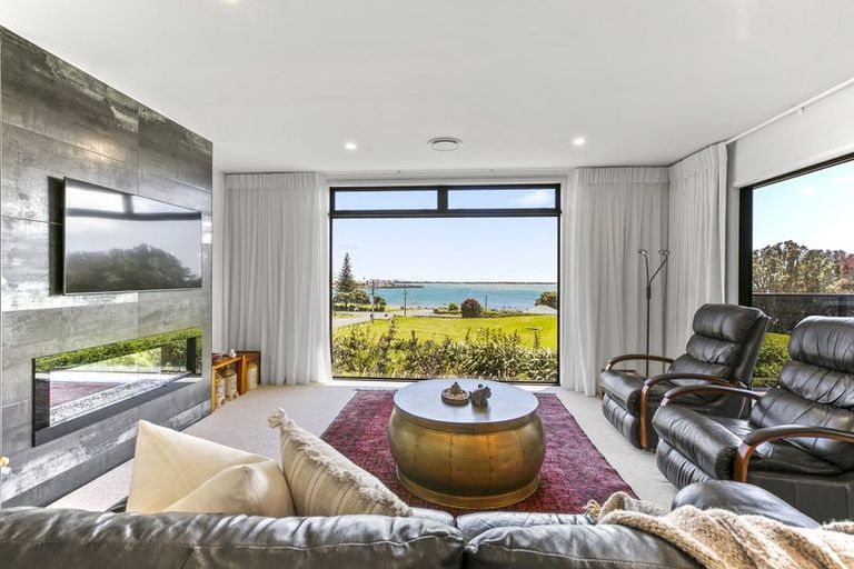 Photo of property in 9 Bayly Road, Moturoa, New Plymouth, 4310