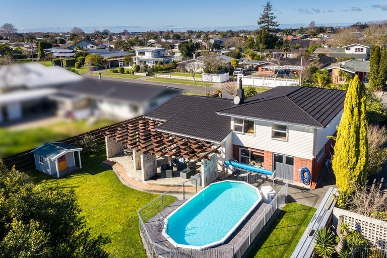 Photo of property in 9 Upham Crescent, Taradale, Napier, 4112