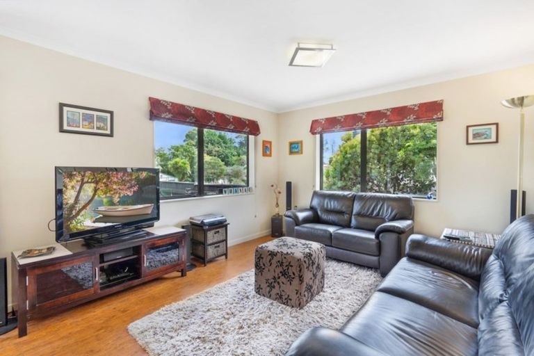 Photo of property in 5 Fytfield Place, Paraparaumu, 5032