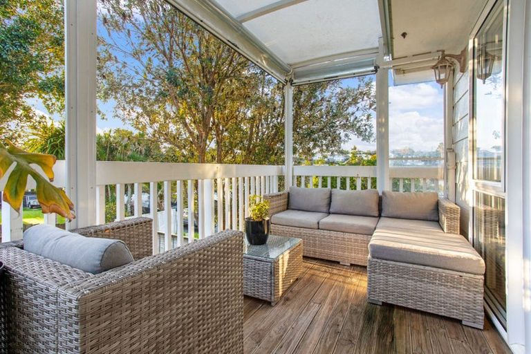 Photo of property in 37 Charlotte Street, Stanmore Bay, Whangaparaoa, 0932