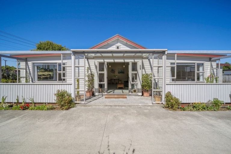 Photo of property in 1/3 Tainui Street, Welbourn, New Plymouth, 4312