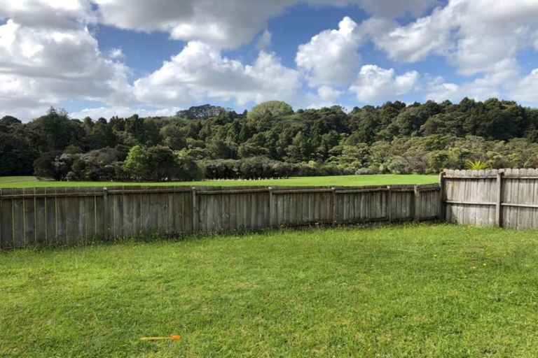 Photo of property in 18 Norman Close, The Gardens, Auckland, 2105