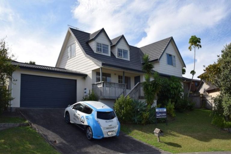 Photo of property in 13 Noel Williams Place, Windsor Park, Auckland, 0630