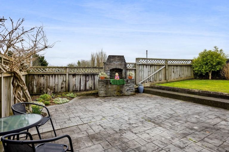 Photo of property in 20 Chartwell Drive, Eltham, 4322