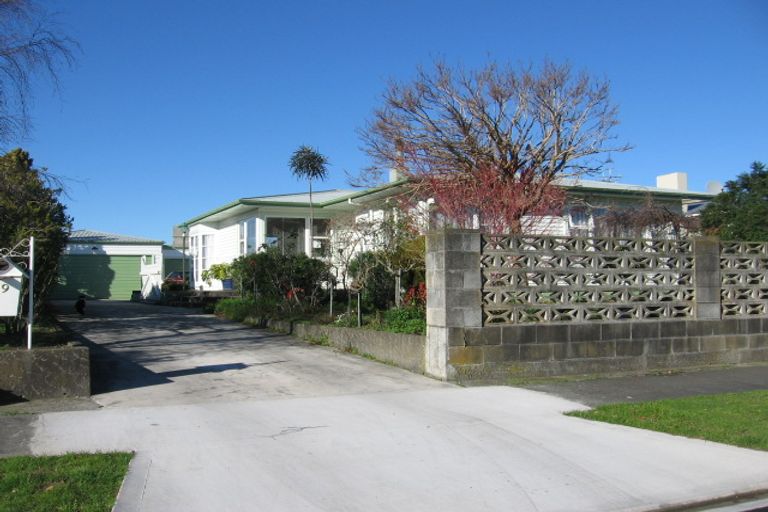 Photo of property in 19 Kaituna Street, Milson, Palmerston North, 4414