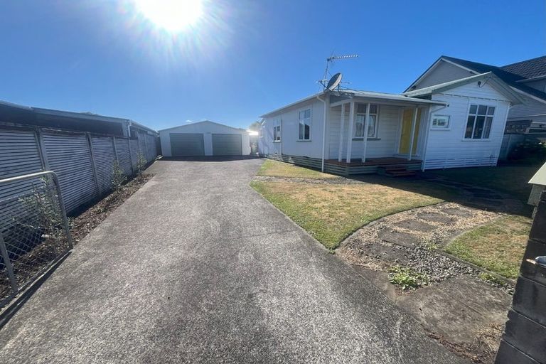 Photo of property in 5 Sanders Avenue, Westown, New Plymouth, 4310