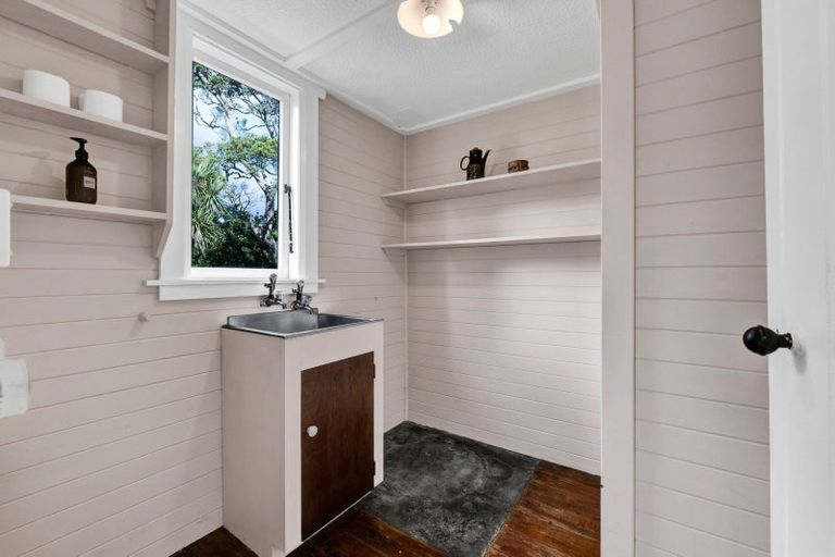 Photo of property in 22 Ngaio Street, Strandon, New Plymouth, 4312