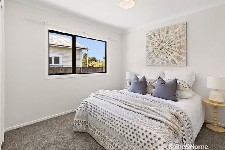 Photo of property in 11 Hayward Street, Featherston, 5710