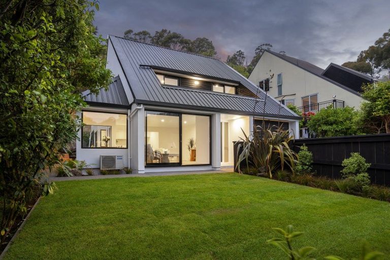 Photo of property in 1/9 Glenstrae Road, Redcliffs, Christchurch, 8081