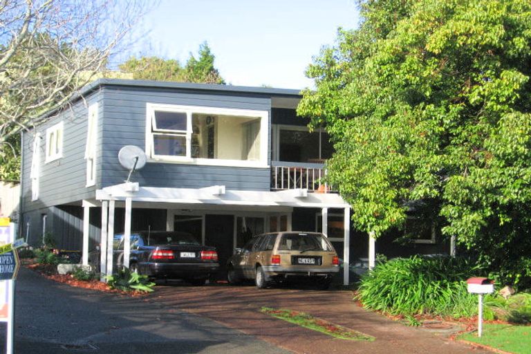Photo of property in 33 Galaxy Drive, Mairangi Bay, Auckland, 0630