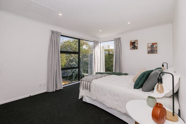 Photo of property in 1 Annandale Avenue, Takaro, Palmerston North, 4410