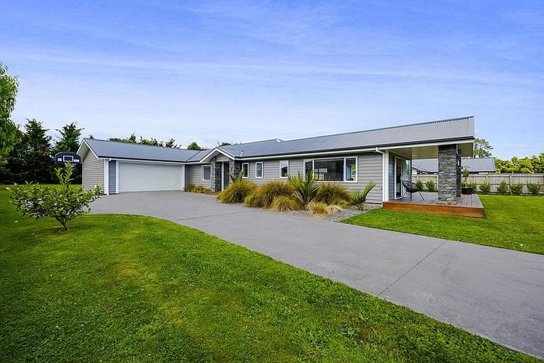 Photo of property in 7 Cross Street, Lepperton, New Plymouth, 4373