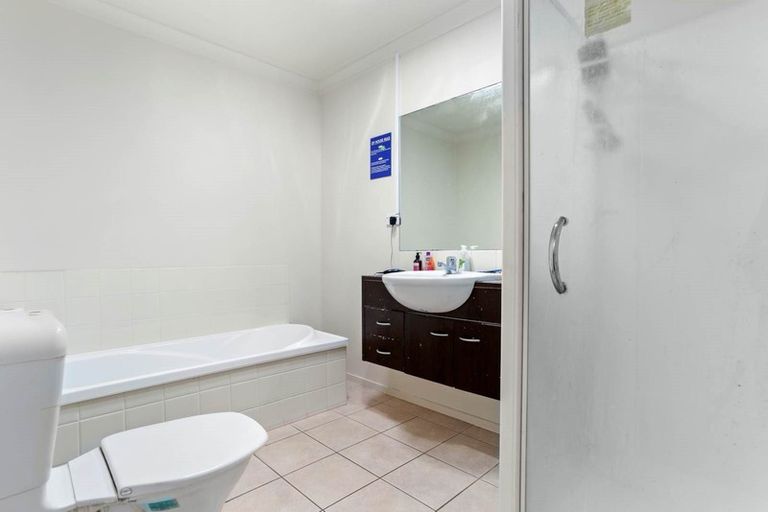 Photo of property in 75l Hill Street, Onehunga, Auckland, 1061