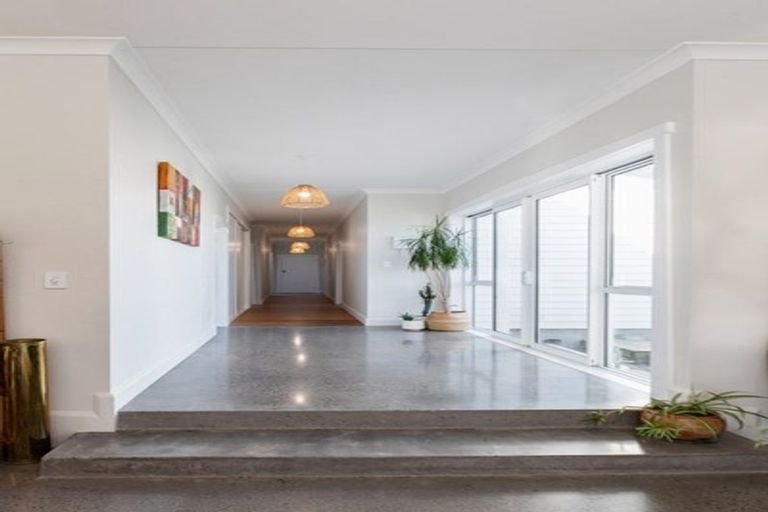 Photo of property in 92 Tukapa Street, Westown, New Plymouth, 4310