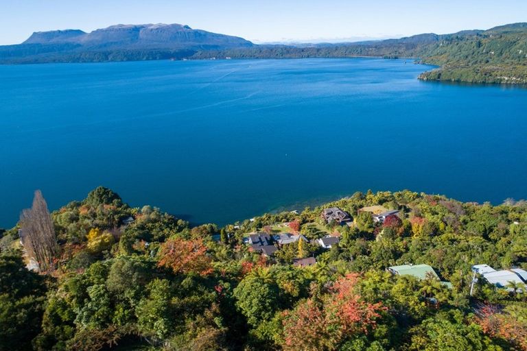 Photo of property in 28 Spencer Road, Lake Tarawera, Rotorua, 3076