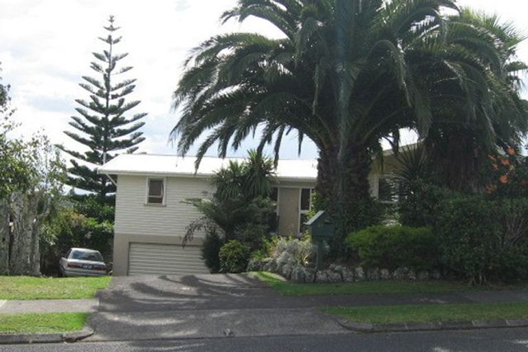 Photo of property in 13 Carole Crescent, Pakuranga, Auckland, 2010