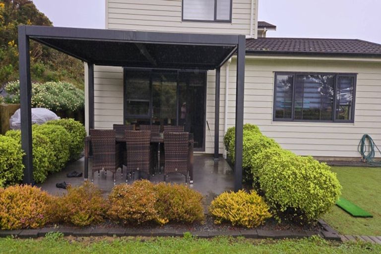 Photo of property in 22 Portmore Place, Grenada Village, Wellington, 6037