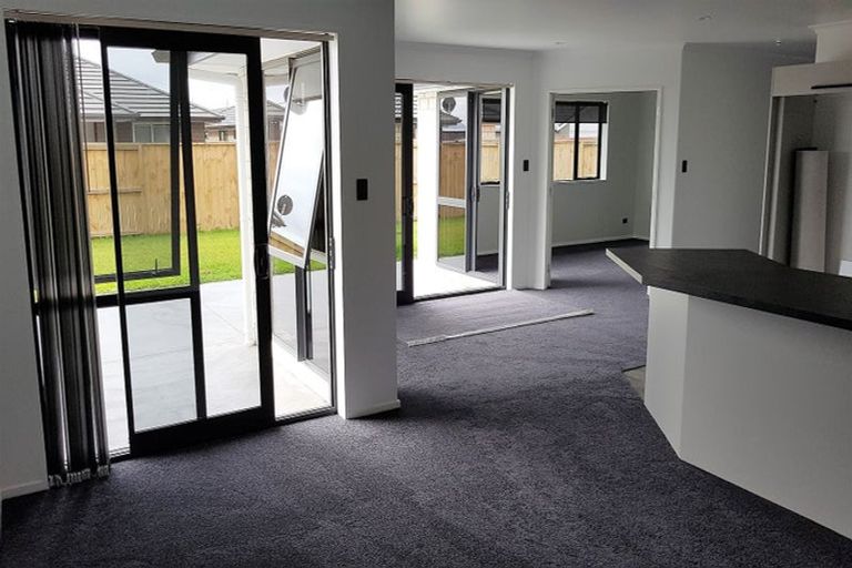 Photo of property in 28 Powhaitere Road, One Tree Point, 0118