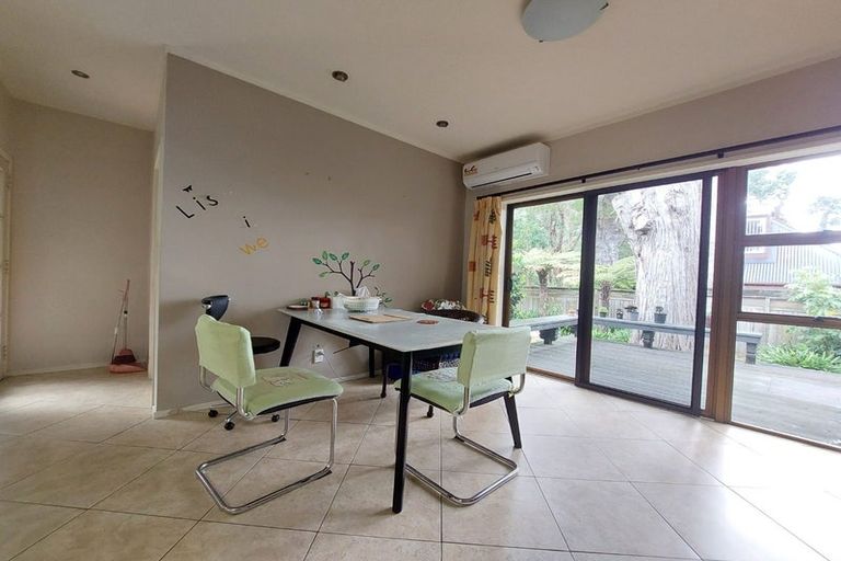 Photo of property in 16 Cobblestone Lane, Hillcrest, Auckland, 0627