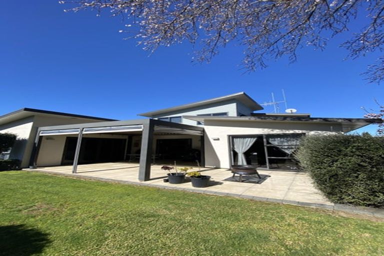 Photo of property in 71 Rototuna Road, Rototuna, Hamilton, 3210