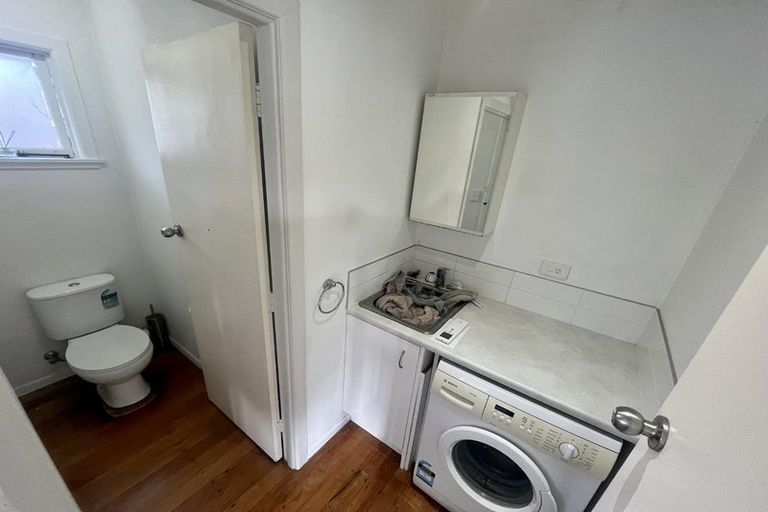 Photo of property in 1/87 Lake Road, Belmont, Auckland, 0622