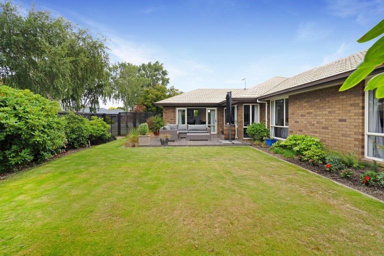 Photo of property in 33 Rempstone Drive, Halswell, Christchurch, 8025