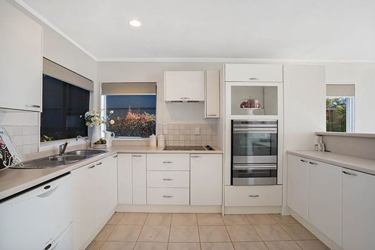 Photo of property in 110 Clovelly Road, Bucklands Beach, Auckland, 2012