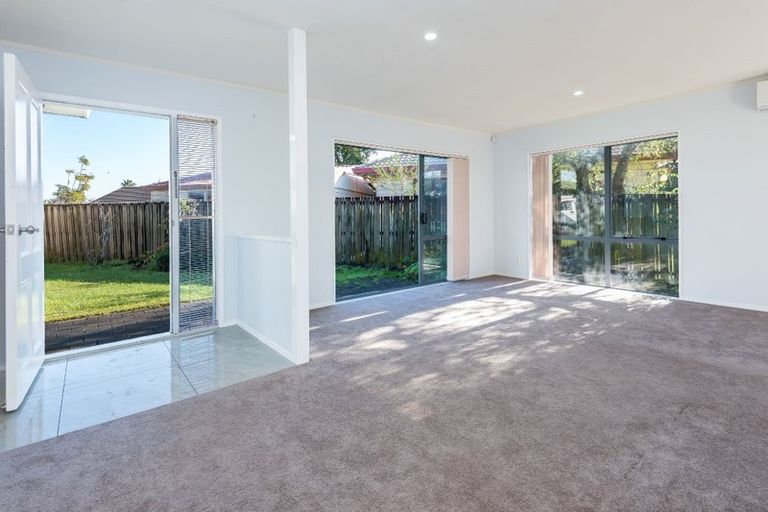 Photo of property in 18 Nedlands Place, Burswood, Auckland, 2013