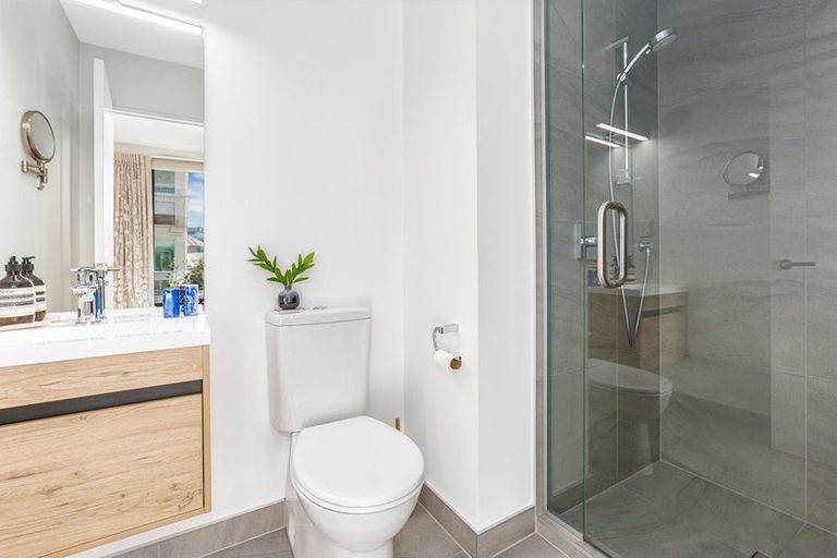 Photo of property in 1/18 Oriental Terrace, Oriental Bay, Wellington, 6011