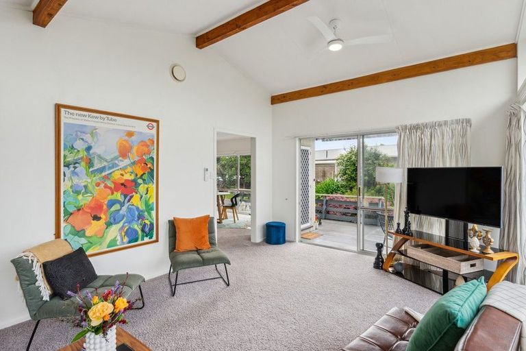 Photo of property in 4 Sylvan Avenue, Waikanae, 5036