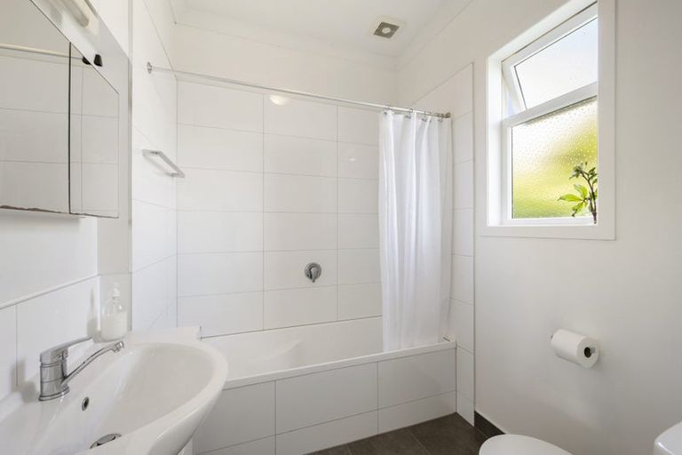 Photo of property in 43a Nevay Road, Miramar, Wellington, 6022