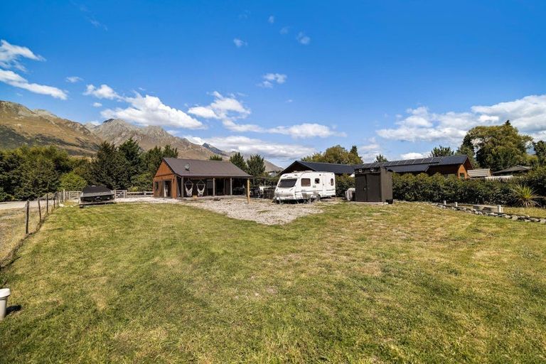 Photo of property in 16 Lochburn Avenue, Glenorchy, 9372