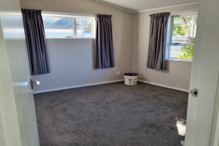 Photo of property in 91a Main Road, Wainuiomata, Lower Hutt, 5014