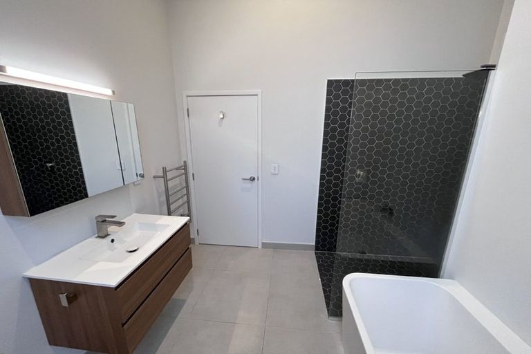 Photo of property in 2 Parachute Crescent, Papakura, 2110