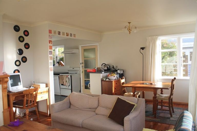 Photo of property in 17 Highbury Road, Highbury, Wellington, 6012