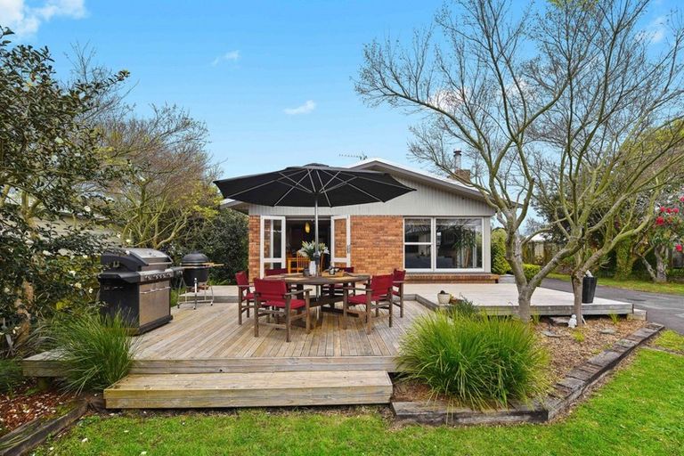 Photo of property in 8 Braid Road, St Andrews, Hamilton, 3200