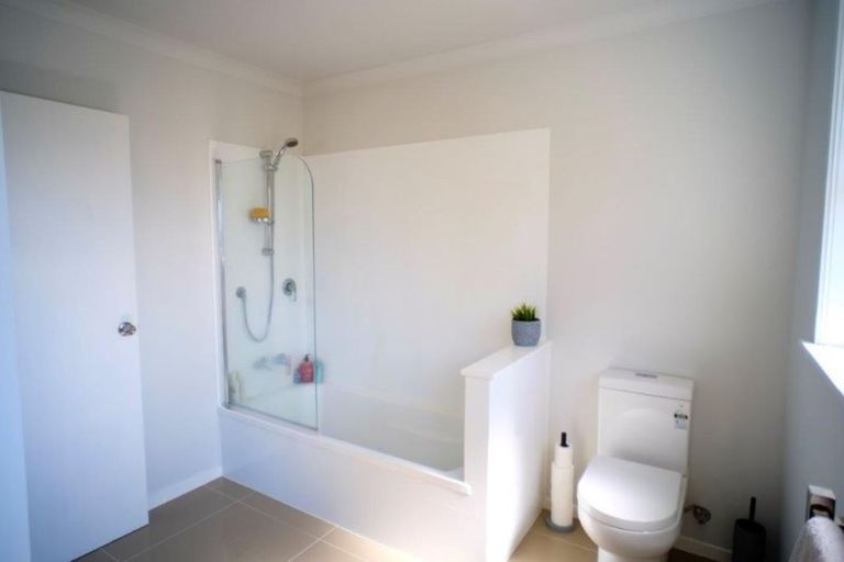 Photo of property in 4 Onepu Road, Pukerua Bay, 5026