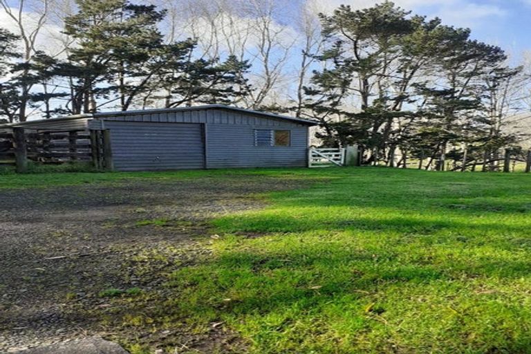 Photo of property in 99 Mcpike Road, Waimauku, 0883