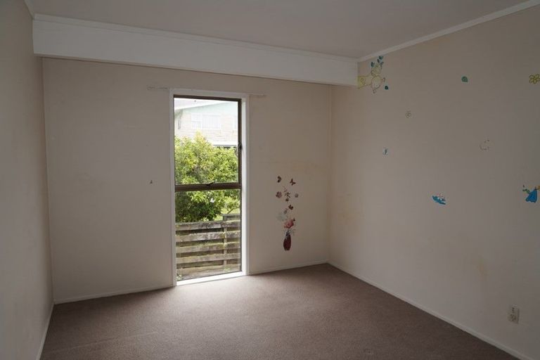 Photo of property in 2/27 Knightsbridge Drive, Forrest Hill, Auckland, 0620