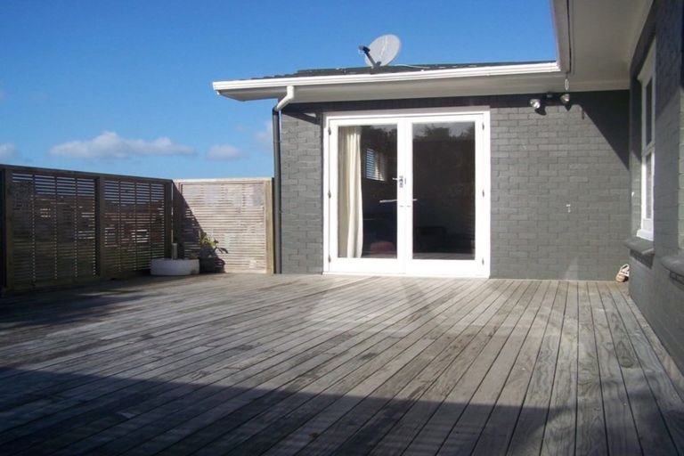 Photo of property in 7 Seymour Road, Mellons Bay, Auckland, 2014