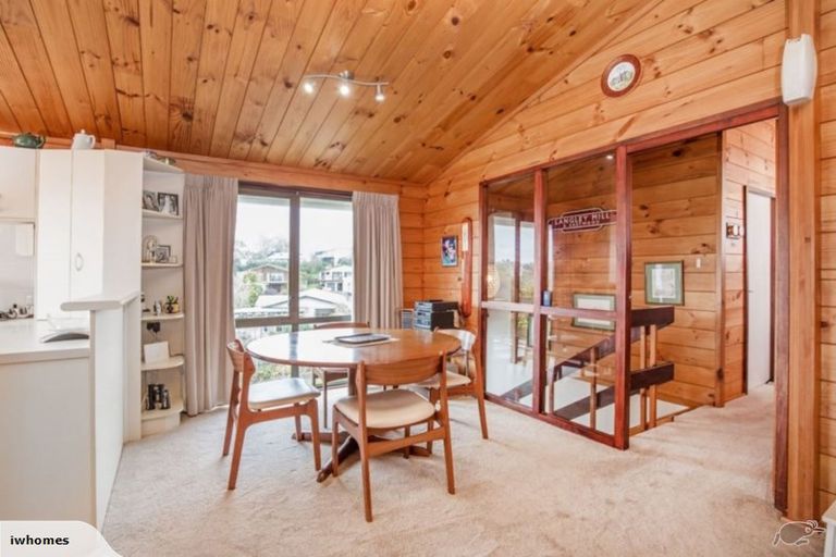 Photo of property in 18 John Dee Crescent, Red Beach, 0932