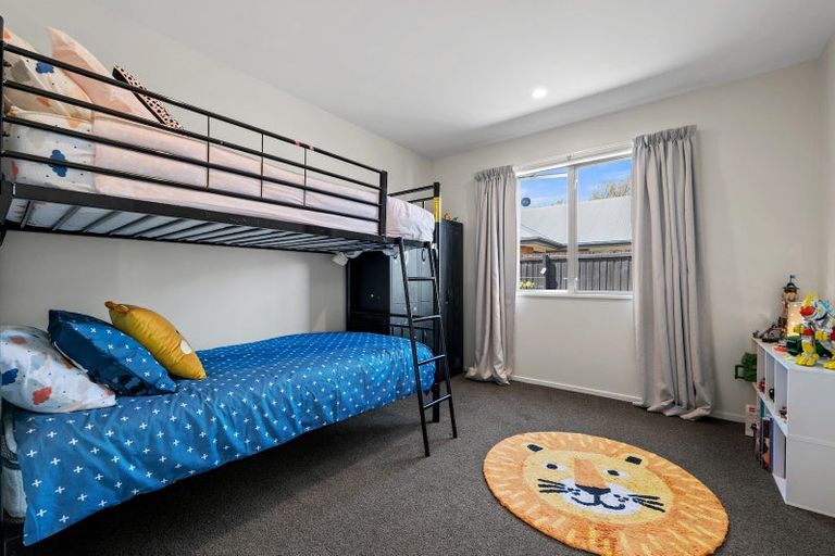 Photo of property in 15 Riverwood Boulevard, Redwood, Christchurch, 8051