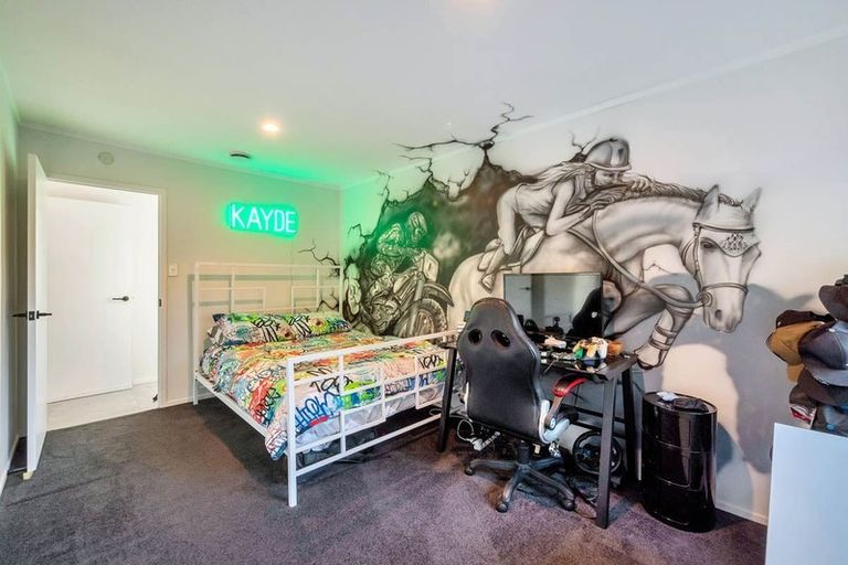 Photo of property in 231 Kaipara Road, Papakura, 2582