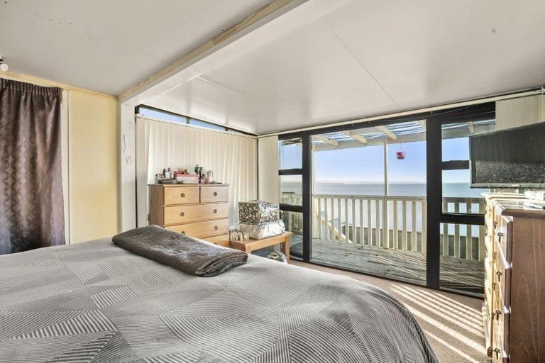 Photo of property in 32b Crispe Road, Clarks Beach, 2122