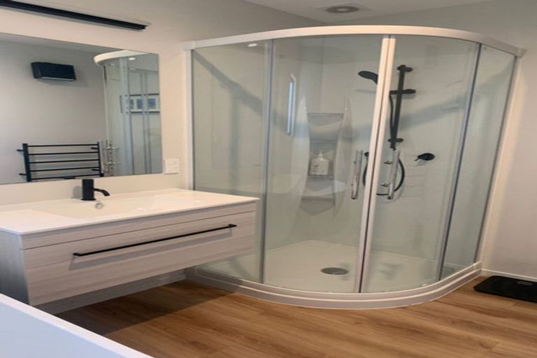 Photo of property in 39 Kingfisher Crescent, Albert Town, Wanaka, 9305