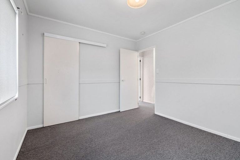 Photo of property in 105 Hillcrest Drive, Kelvin Grove, Palmerston North, 4414