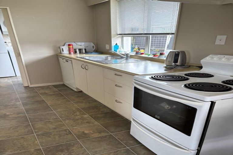 Photo of property in 2/315 Sawyers Arms Road, Bishopdale, Christchurch, 8053