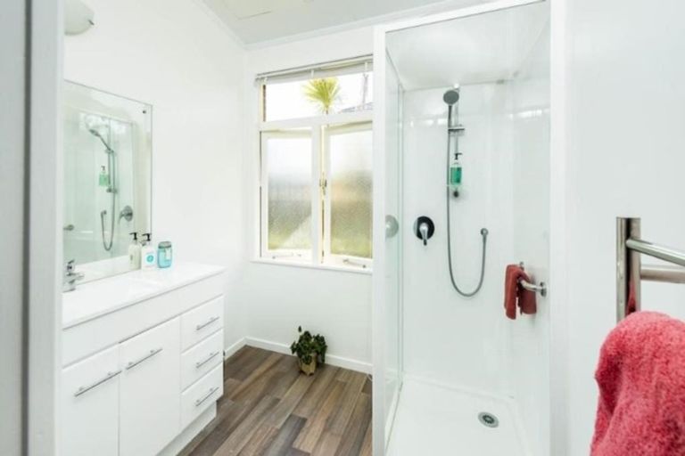 Photo of property in 78 Aberdeen Road, Campbells Bay, Auckland, 0620